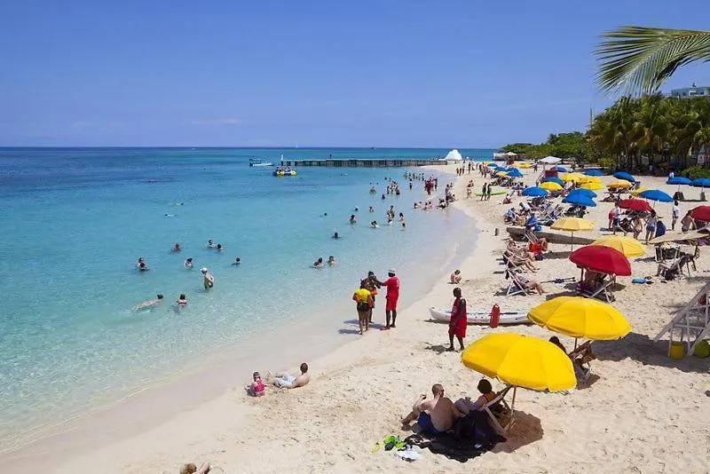 Hospitality Expert Bts 8 - Pool Beach & Bar Montego Bay 0*,