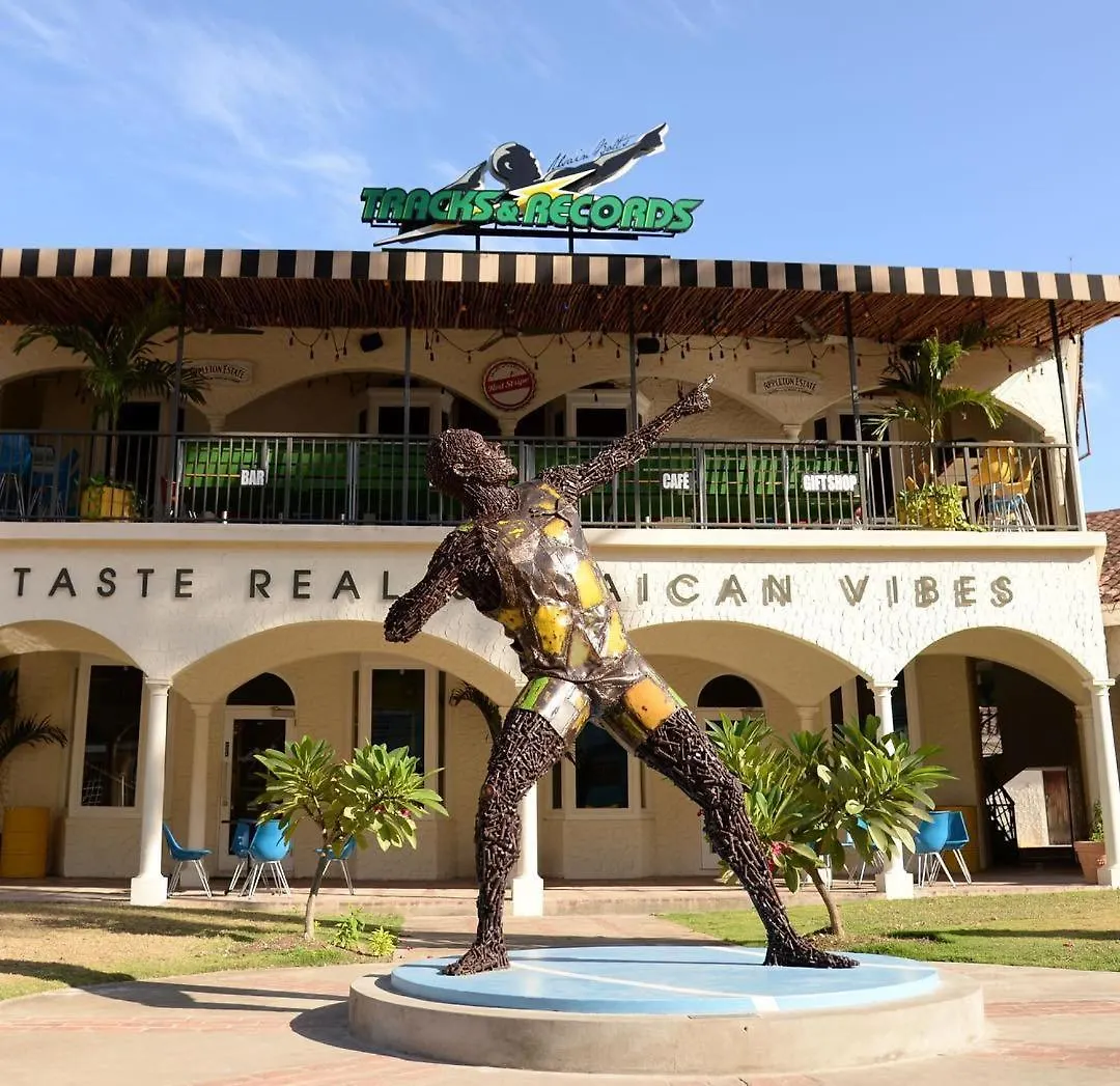 Inn Hospitality Expert Bts 8 - Pool Beach & Bar Montego Bay