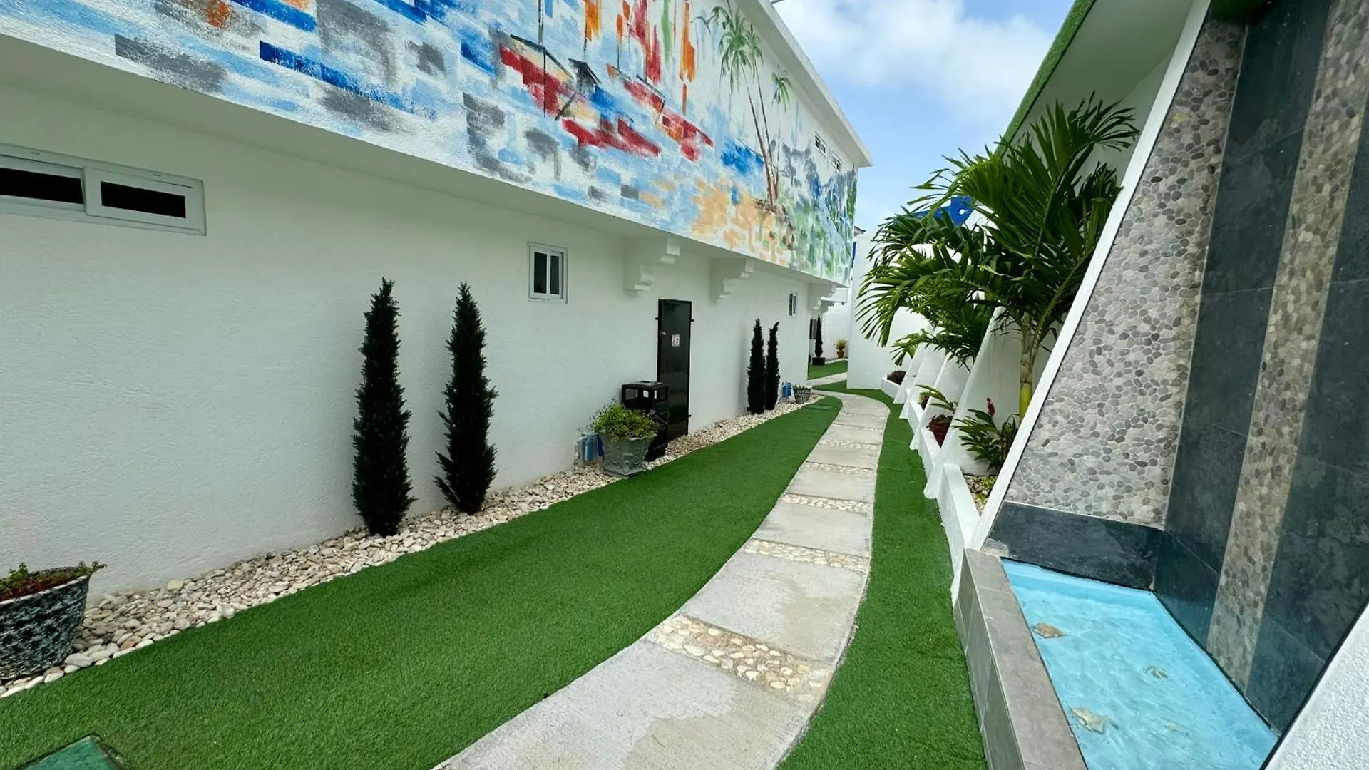 Inn Hospitality Expert Bts 8 - Pool Beach & Bar Montego Bay