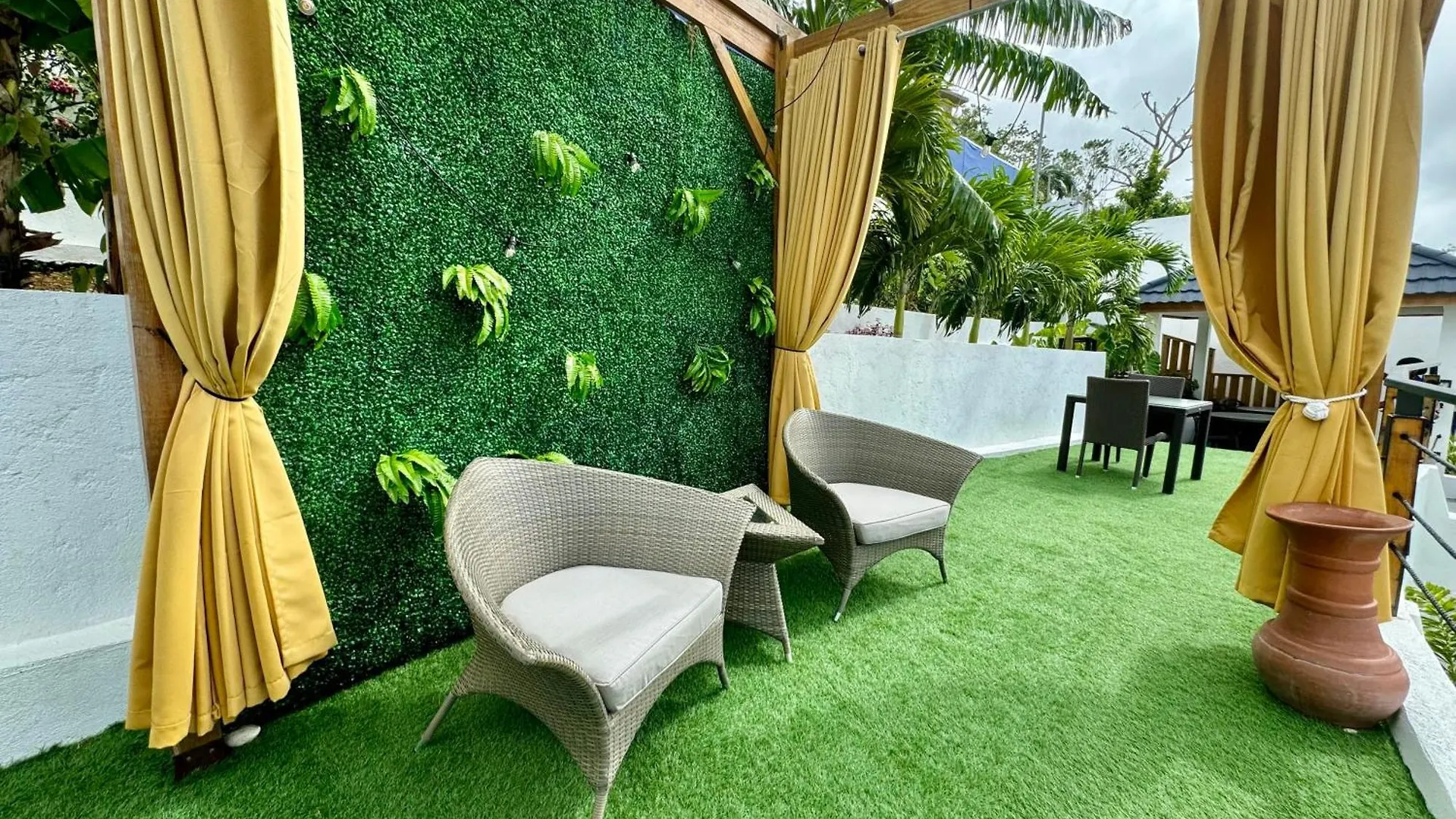 Inn Hospitality Expert Bts 8 - Pool Beach & Bar Montego Bay