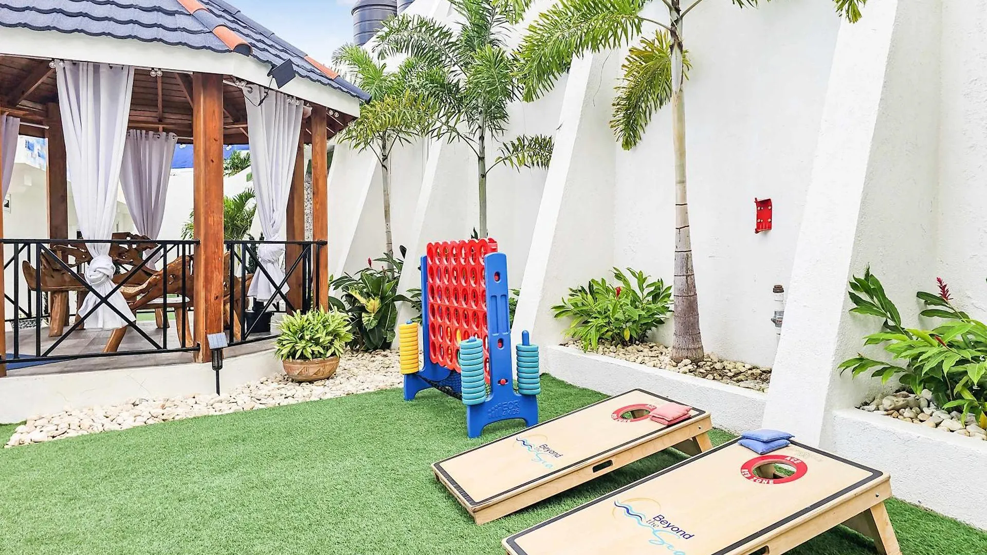 Hospitality Expert Bts 8 - Pool Beach & Bar Montego Bay 0*,  Jamaica