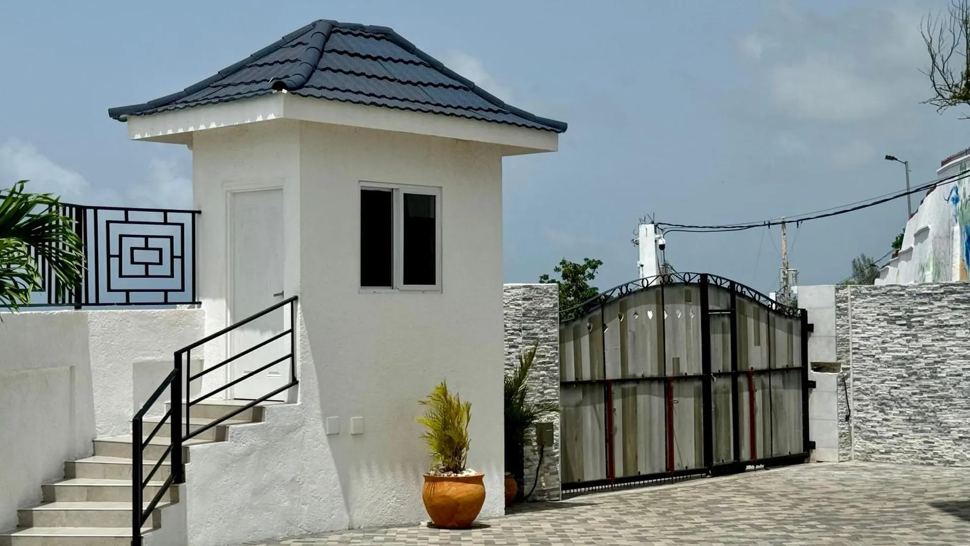 Hospitality Expert Bts 8 - Pool Beach & Bar Montego Bay Zajazd